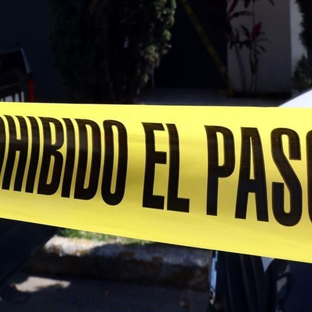 Hombre muere de rodillas frente a una iglesia de Puebla
