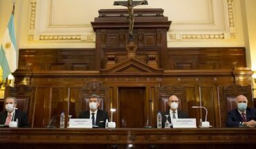 In an important gesture, the Supreme Court meets in Rosario