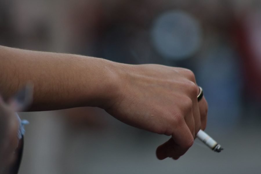 La CDMX prohíbe fumar en 11 espacios públicos del Centro Histórico