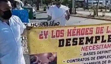 Marchan trabajadores por contrato del IMSS en Los Mochis