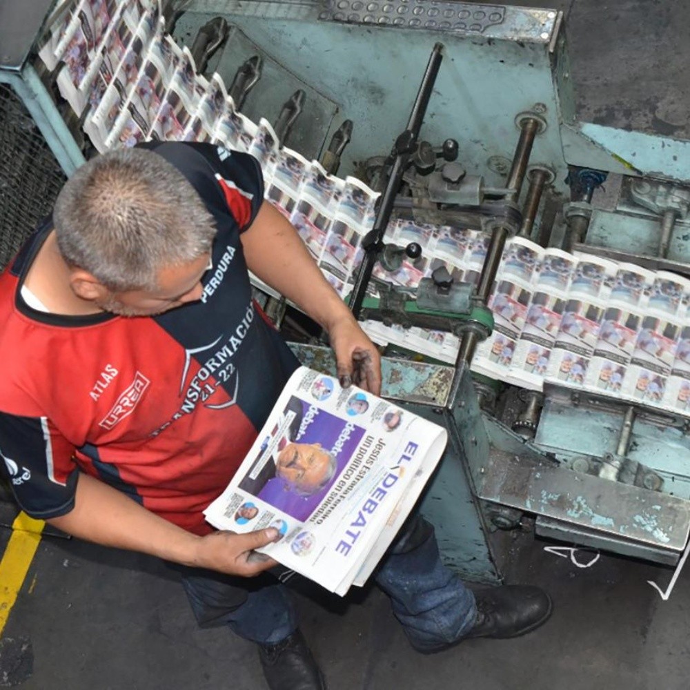 Rediseño de periódico El Debate agrada a los lectores en Mazatlán