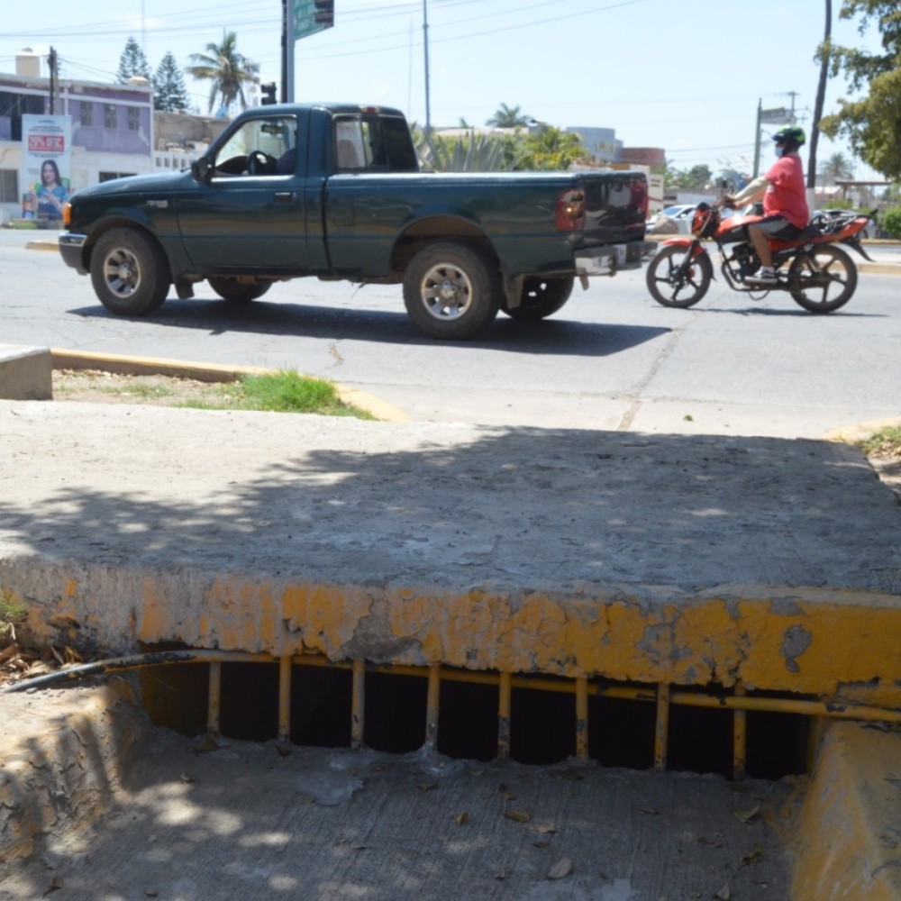 Sewers cleaned in the face of near rains in Guasave