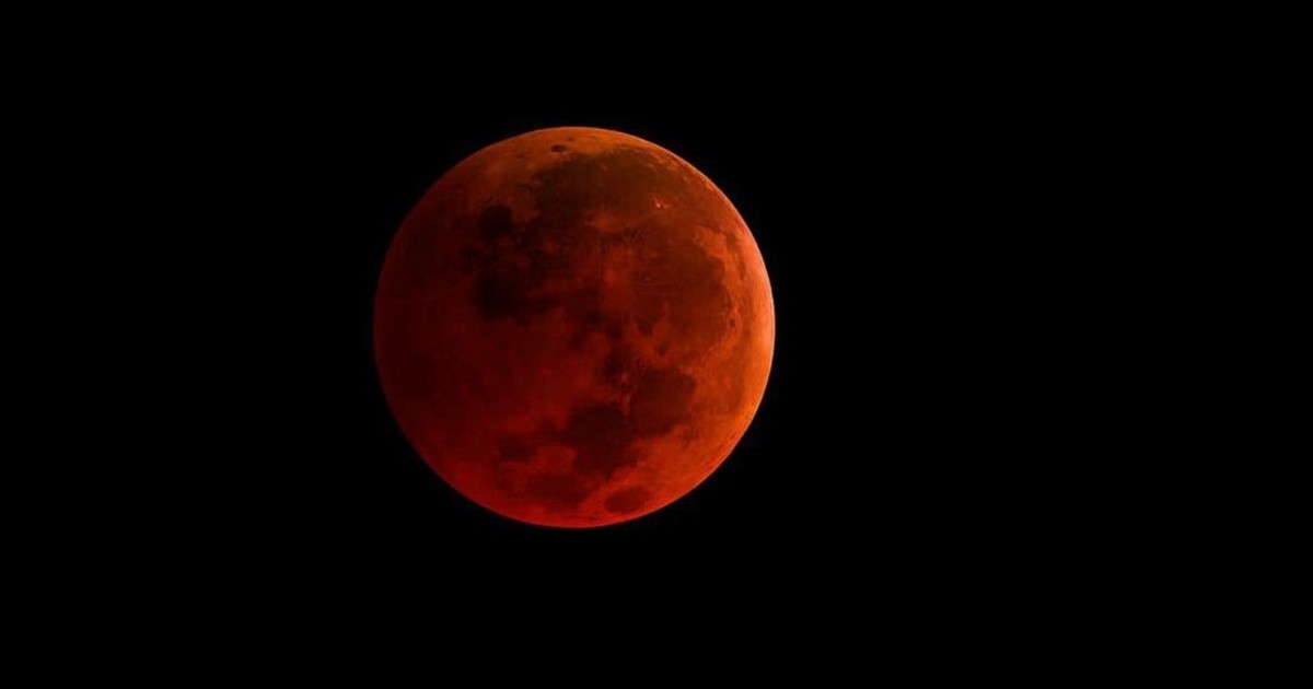 Tomorrow the total eclipse of "Blood Moon" will be recorded