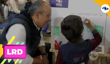 Video: La Red: Conoce la Fábrica de Cuentos un lugar para los niños en la Feria del Libro – Caracol TV