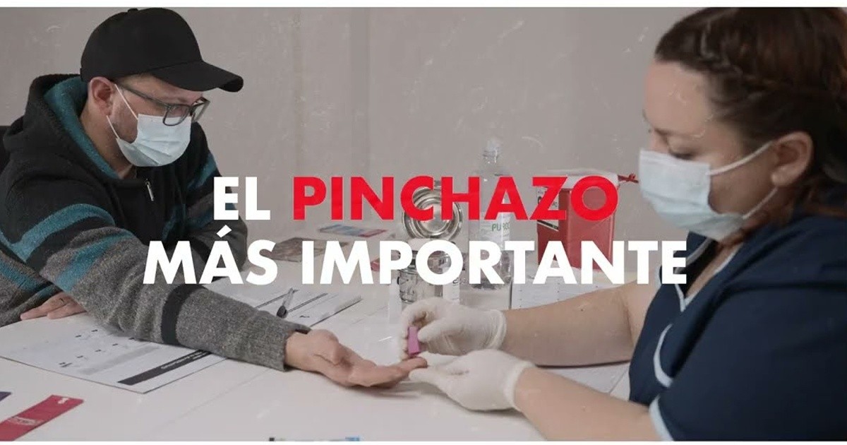 "Date el pinchazo más importante": Fundación Huésped lanza una campaña por el por el Día Nacional de la Prueba de VIH