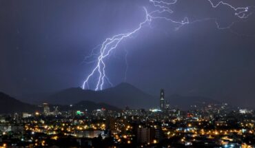Emiten alerta por posibles tormentas eléctricas en la Región Metropolitana