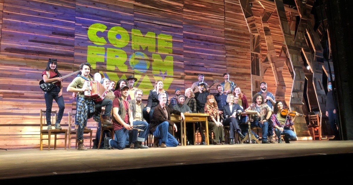 Llega el suceso teatral "Come From Away" a Buenos Aires
