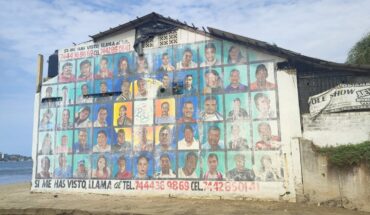 Los rostros de 52 desaparecidos son borrados de un mural en Acapulco