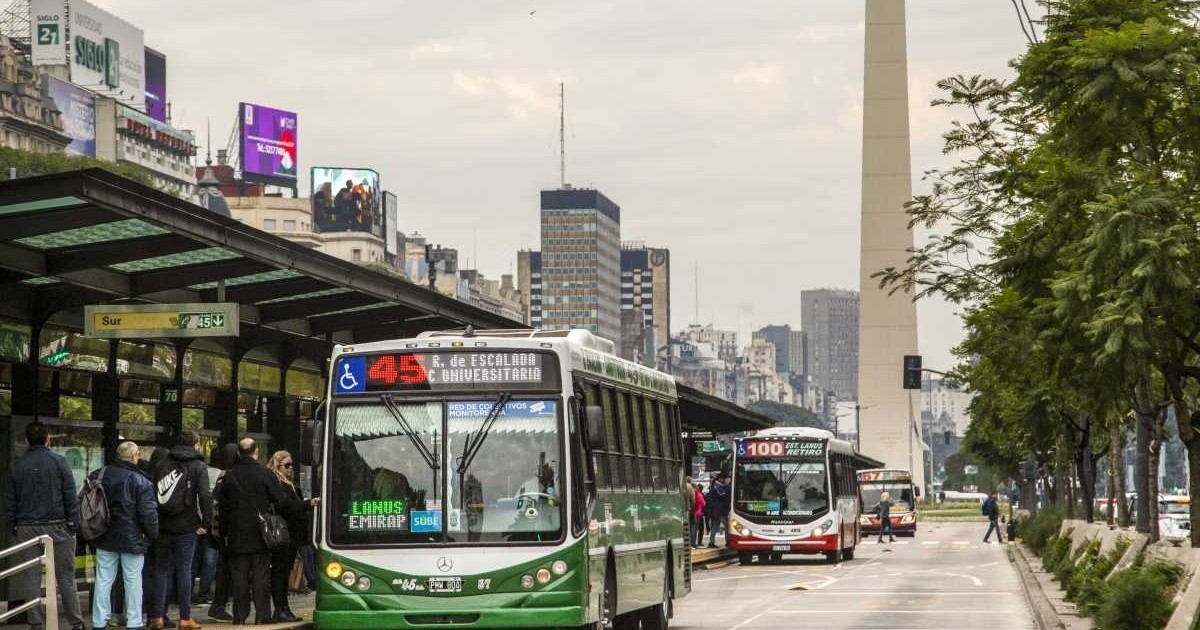 Manzur adelantó un aumento del 40% en el transporte público para CABA