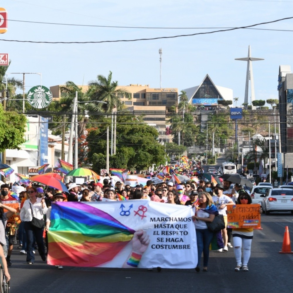 Marcha de la Diversidad Sinaloa reúne a 2 mil asistentes en Culiacán