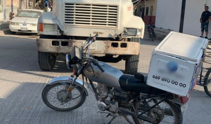 Motociclista es arrollado por góndola en Escuinapa, Sinaloa