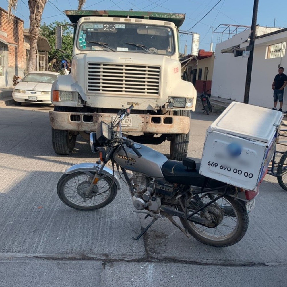 Motociclista es arrollado por góndola en Escuinapa, Sinaloa