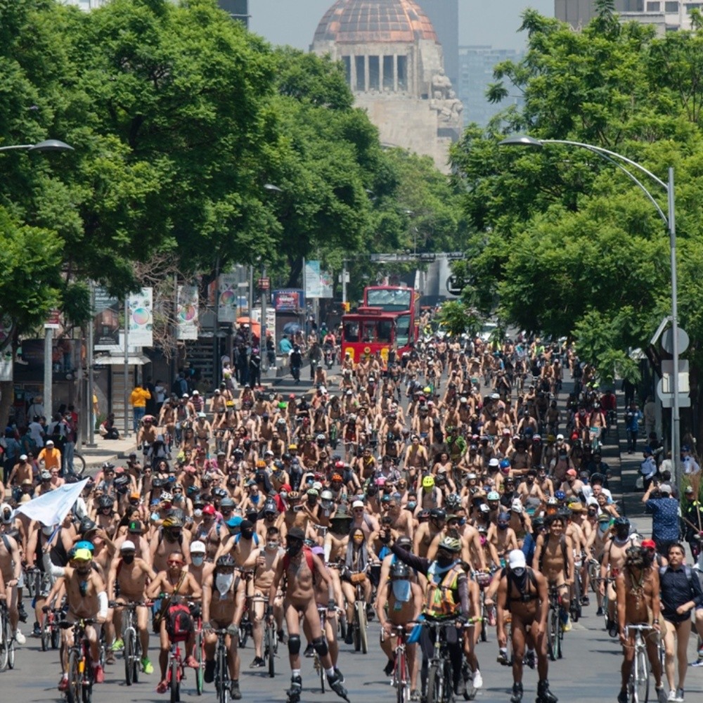 Naked, cyclists ask for safety and visibility