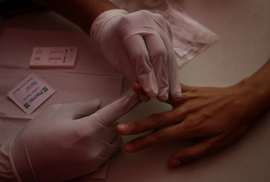 ONG y el IMSS aplicarán pruebas gratuitas para detectar VIH y hepatitis C