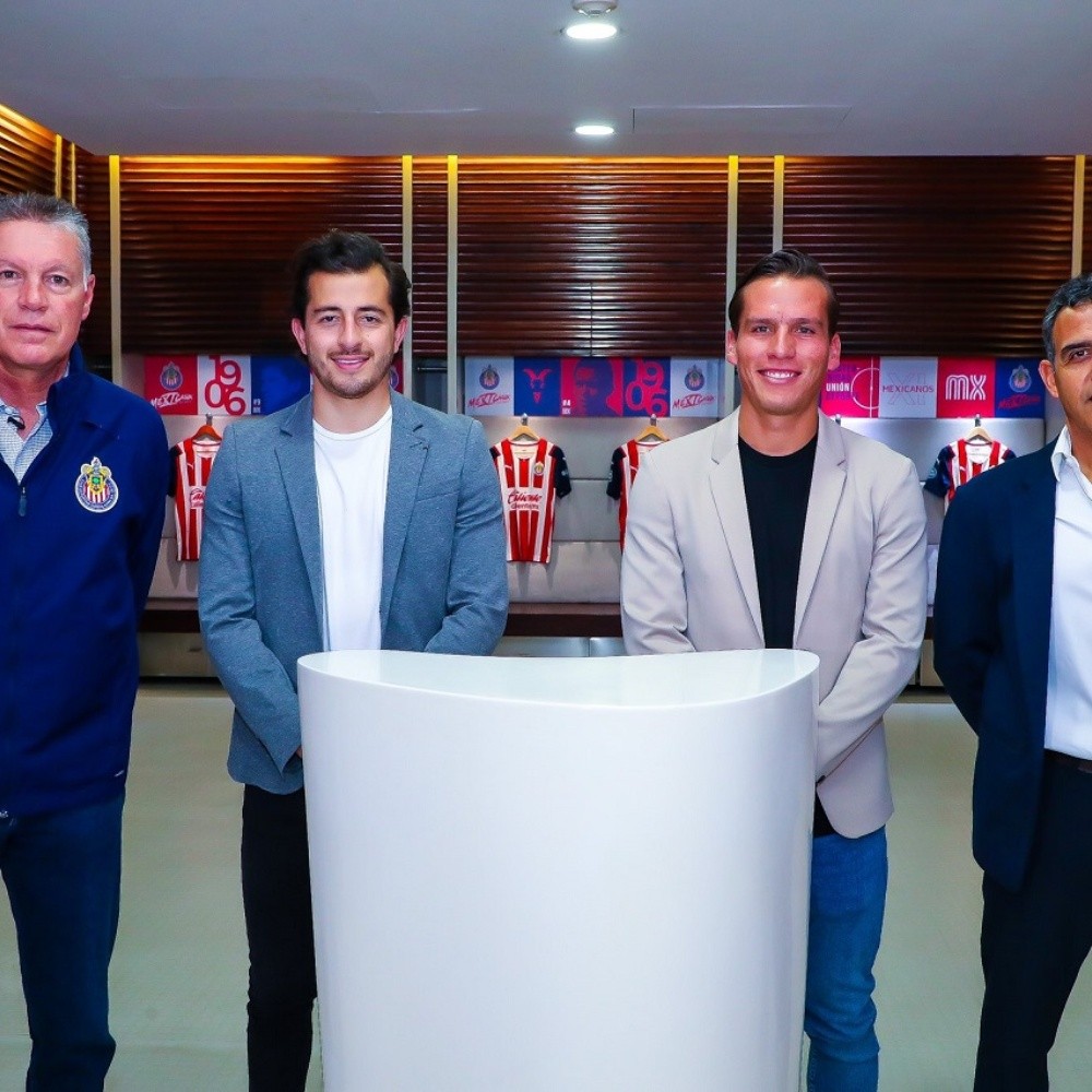 Ricardo Peláez hints that there may be more reinforcements in Chivas