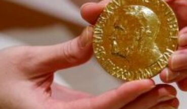 Russian journalist sells Nobel medal to help Ukraine