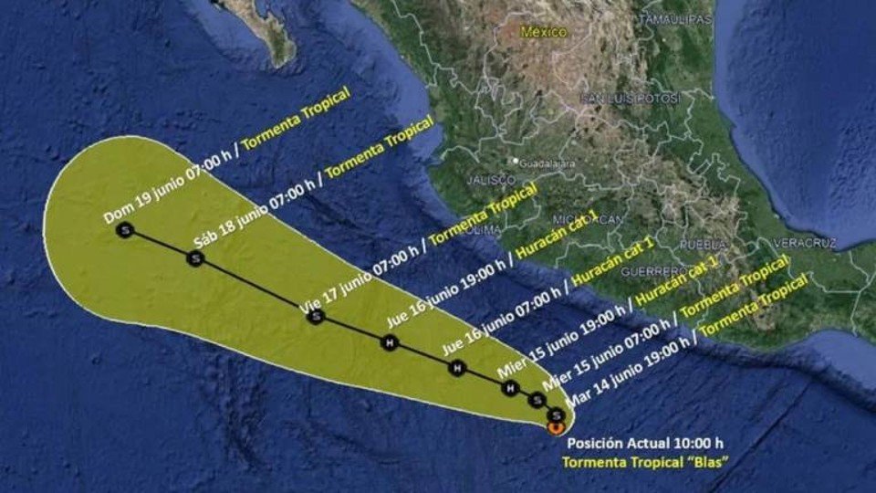 Se forma tormenta tropical 'Blas' en costas del Pacífico mexicano