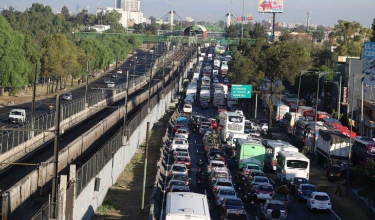 Transportistas inician bloqueos en CDMX por tarifas; conoce alternativas viales