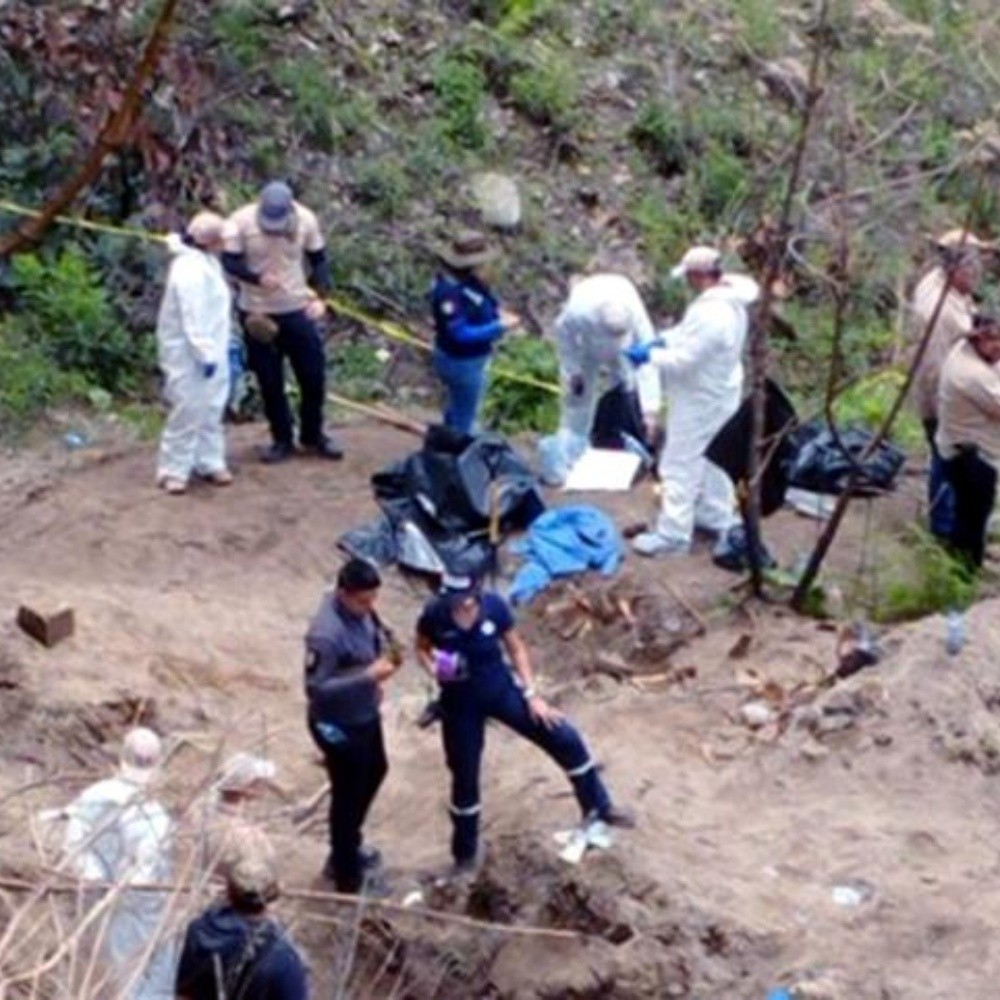 21 bags with human remains in a clandestine grave in Jalisco