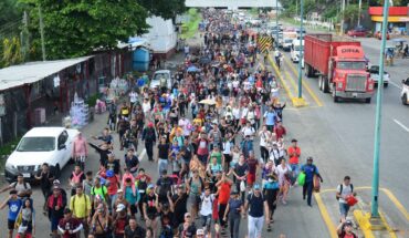 Caravana migrante parte de Tapachula; solicitan un corredor humanitario