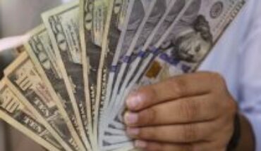 Dólar cierra al alza por primera vez tras intervención del Banco Central: subió $0,71