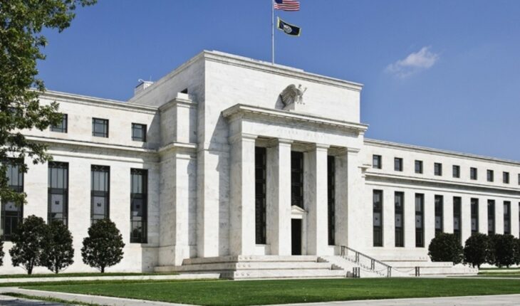 La Reserva Federal subió otros 0,75 puntos básicos la tasa para contener la inflación