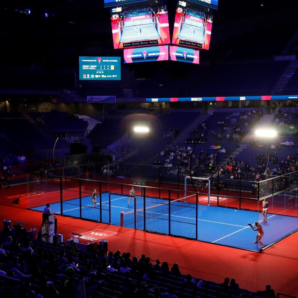 Learn how a paddle tennis court is formed
