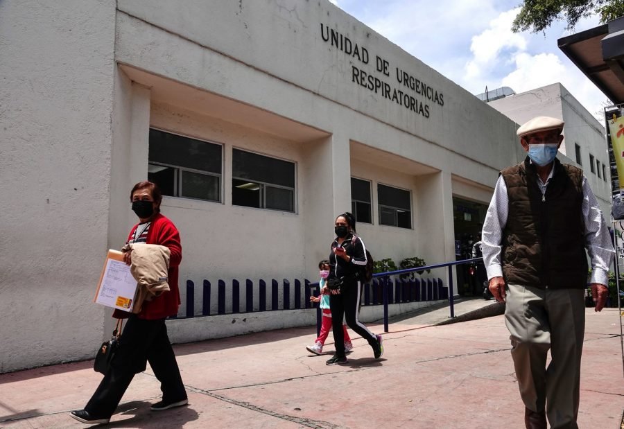 México suma tres días con casos a la baja