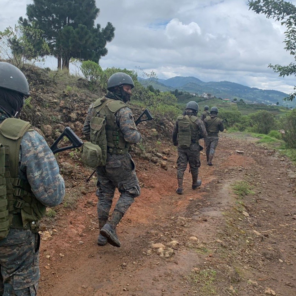 Military repels "possible" attack on delegation of Guatemalan president