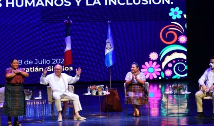 Rigoberta Menchú calls on young people in Sinaloa not to be prisoners of the narco