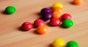 Skittles tienen vínculo con el cáncer reclama una demanda
