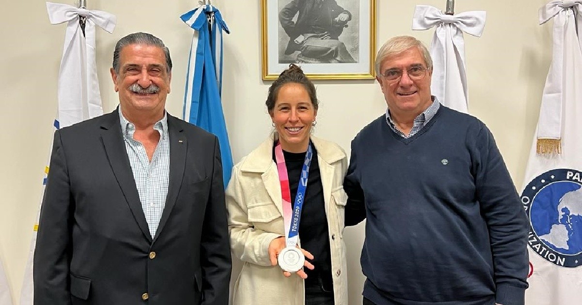 Sofía Maccari recibió una réplica de la medalla olímpica que le habían robado