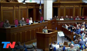 Video: Parlamento de Ucrania respalda a Zelenski en la destitución de los acusados de traición.