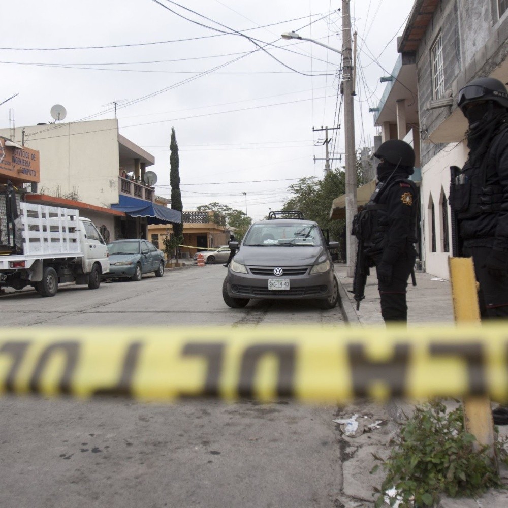 Encuentran cadáver con narcomensaje en Jungapeo, Michoacán