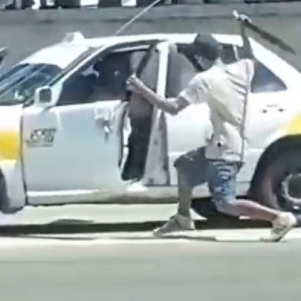Hombre agrede con machete a taxista en Acapulco, Guerrero