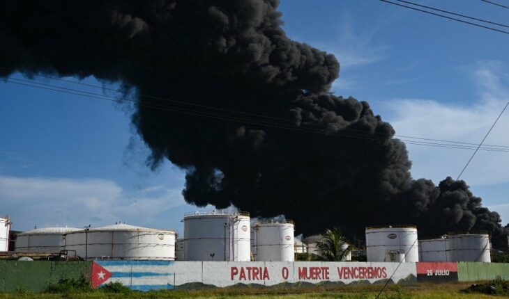 Incendio en tanques de petróleo en Matanzas, Cuba, deja más de 70 heridos