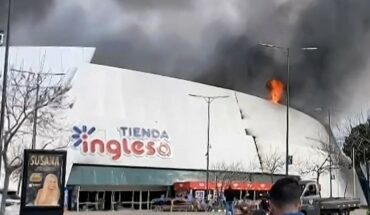 Incendio en un shopping en Punta del Este: controlaron el fuego y trabajan para extinguirlo