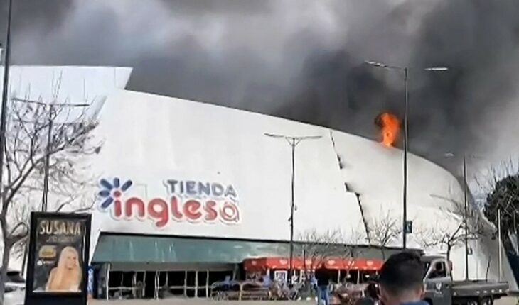 Incendio en un shopping en Punta del Este: controlaron el fuego y trabajan para extinguirlo