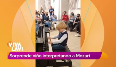 Video: Niño sorprende al tocar obra de Mozart | Vivalavi