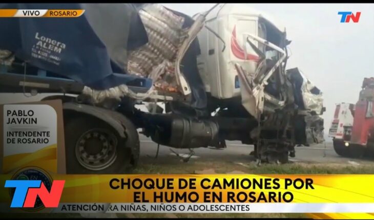 Video: ROSARIO: El humo de la quema de pastizales provocó un choque de camiones