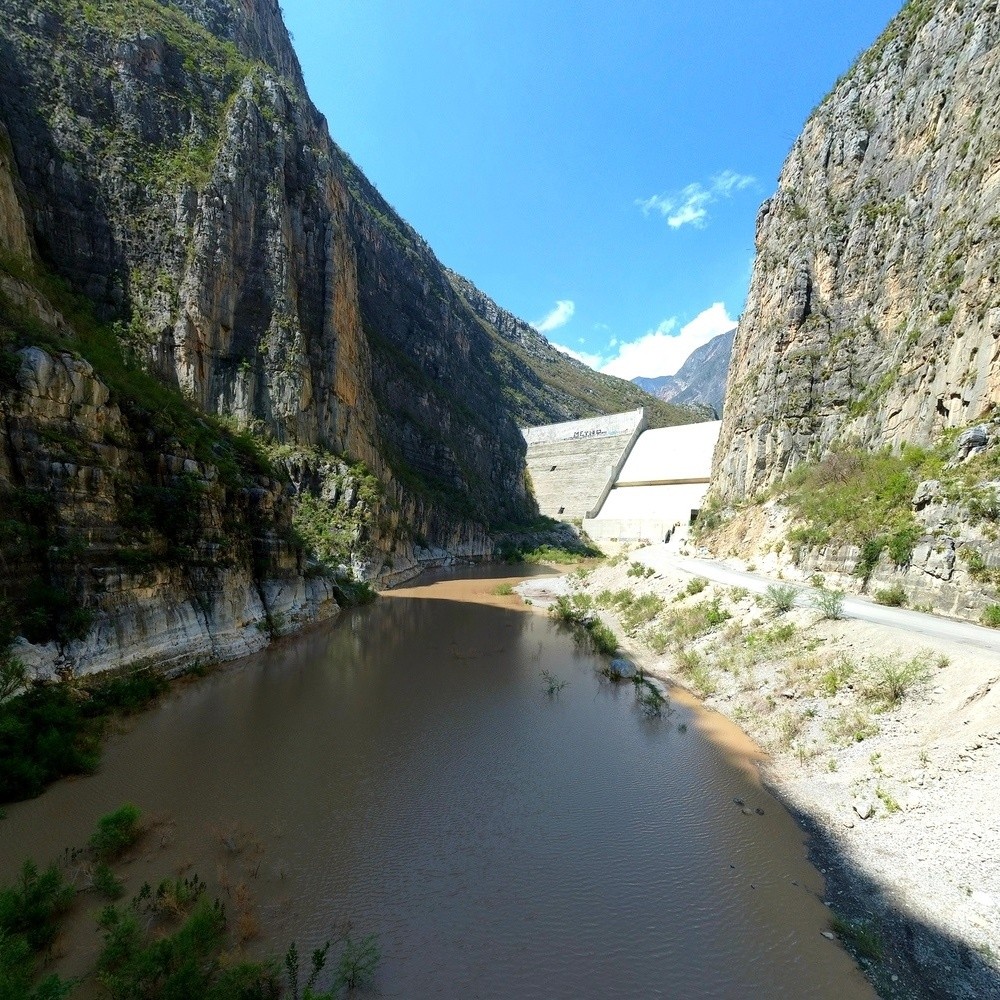 Vuelve agua a la Cortina Rompepicos de Nuevo León