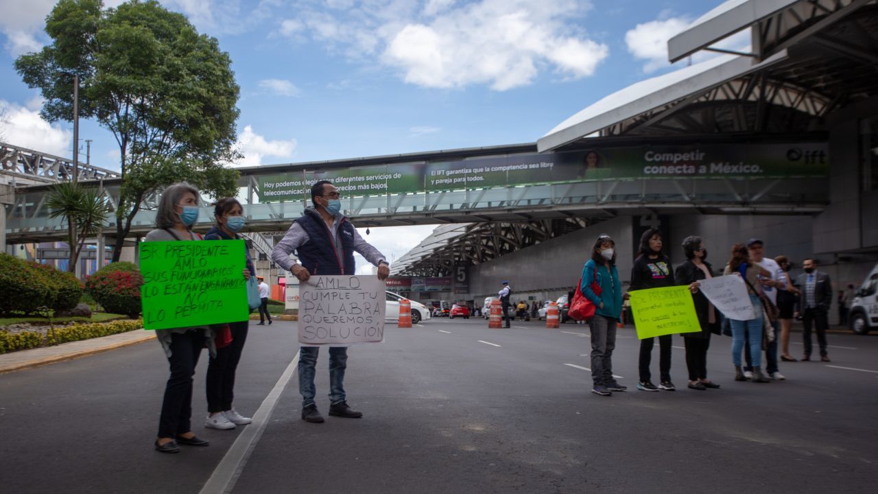 Caso Mexicana de Aviación: Extrabajadores bloquean el AICM