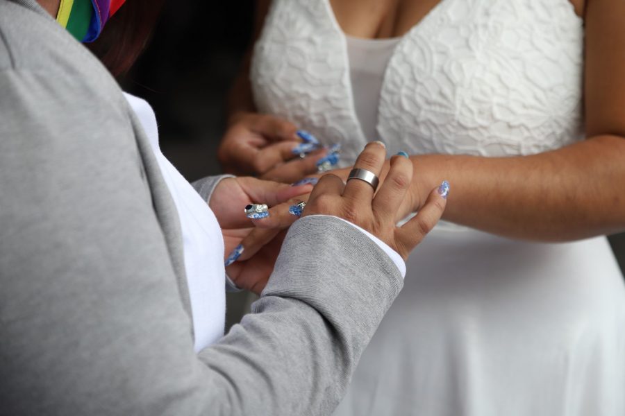 Durante 2021 matrimonios aumentaron 35% y divorcios 61.4% respecto a 2020: Inegi