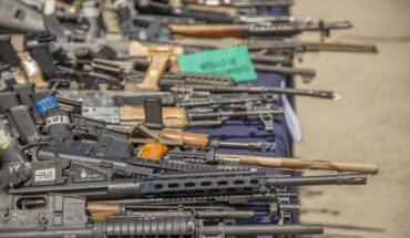 Juez de EU desestima demanda de México a empresas de armas