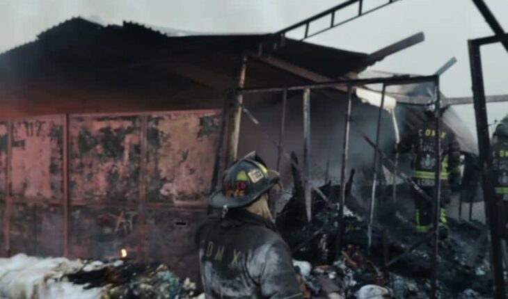 Se incendia fábrica de plásticos en alcaldía de Iztapalapa