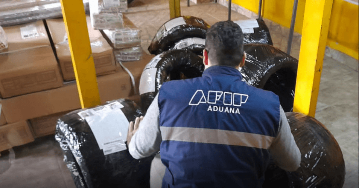 Aduana allanó una empresa de logística cercana a la frontera con Paraguay