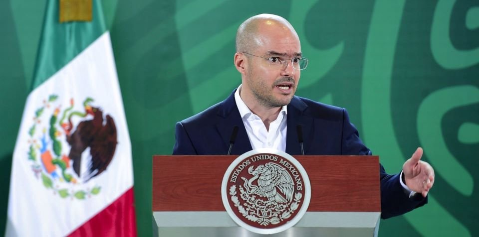 David León comparece por caso Pío Obrador; evita declaraciones