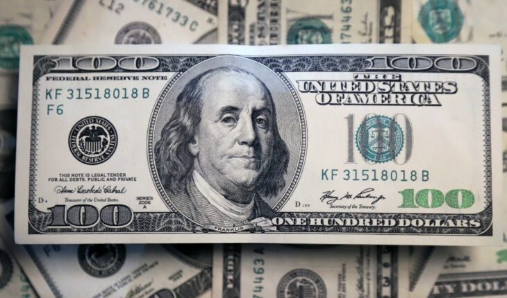 Dólar hoy: la cotización paralela cerró a $290 para la venta