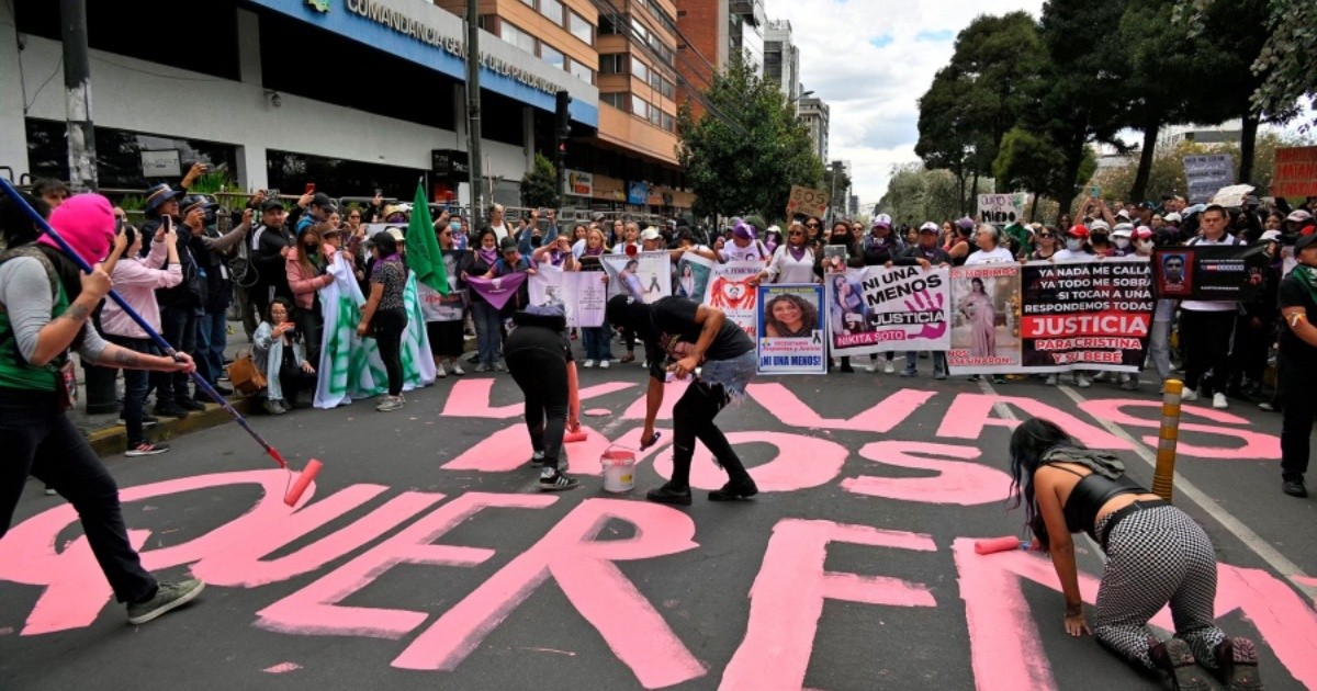 Ecuador: cientos de mujeres salieron a protestar contra la violencia de género