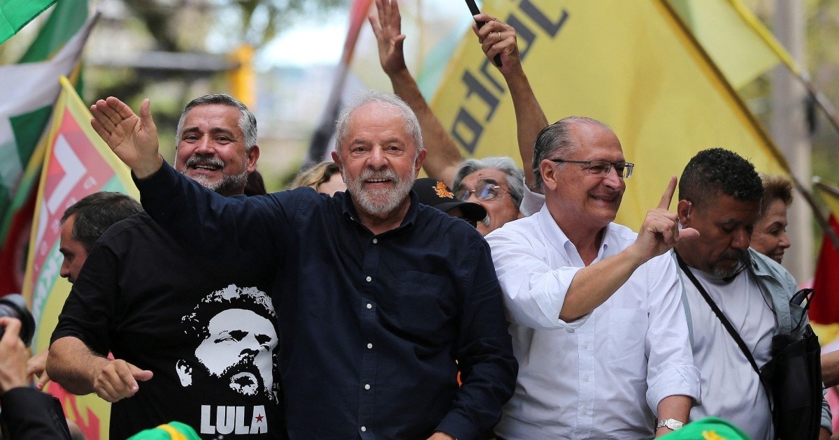 Lula presentó su programa de gobierno en caso de que resulte electo